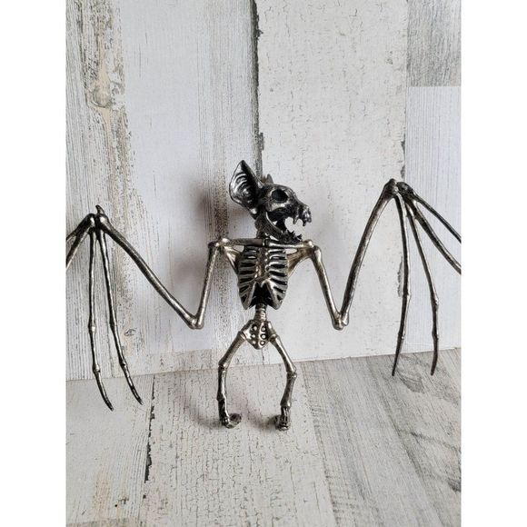 Crazy bonez metallic hanging bat prop decor Halloween scary - Picture 4 of 8